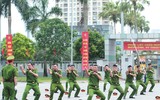 Xem lực lượng công an thi điều lệnh, sử dụng võ thuật chiến đấu